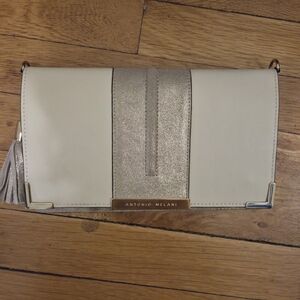 ANTONIO MELANI Elegant Cream and Silver Clutch
